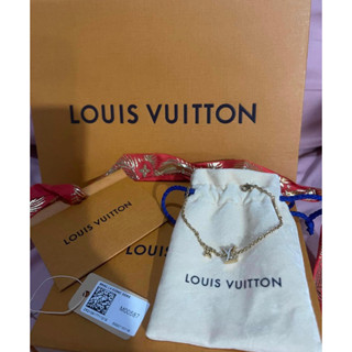 ส่งต่อ สร้อยข้อมือ Louis Vuitton ปี 22