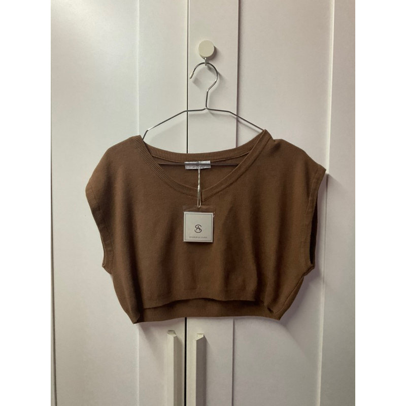 เสื้อ crop ไหมพรม ทรงแขนล้ำ ป้าย AS studio สภาพ 99.99%