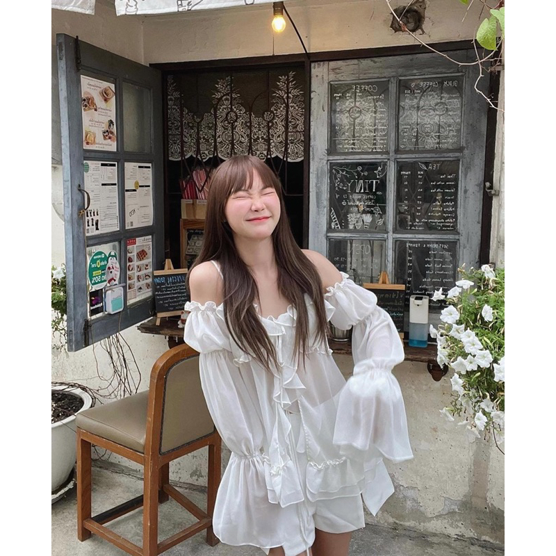 Ariel top - white 🧜🏻‍♀️🌷เสื้อสายเดี่ยวระบายทั้งตัวสไตร์นางเงือก AR-WHITE