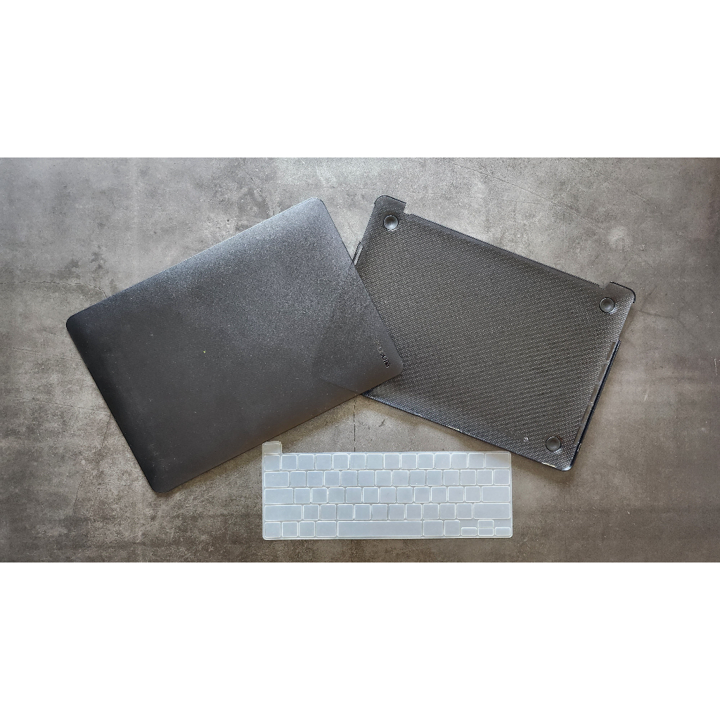 INCASE - Hard Case for Macbook Pro 2020 M1 13 นิ้ว สินค้ามือสอง สภาพดี พร้อมใช้งาน