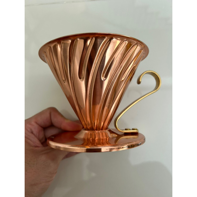 สินค้ามีตำหนิราคาพิเศษ HARIO V60 Copper Dripper ตำหนิรอยดำที่ฐาน