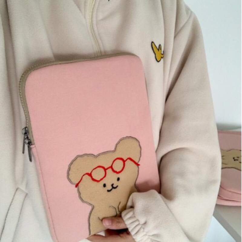 ส่งต่อ กระเป๋าลายหมีใส่ไอแพด ขนาด 13” (ใส่ iPad Air ได้)