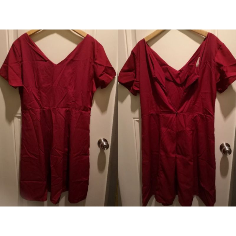 ชุดเดรสสาวอวบ เดรสคอวีสีแดงเลือดหมู ป้ายLYN Plus สีจริงอยู่รูปสุดท้าย***