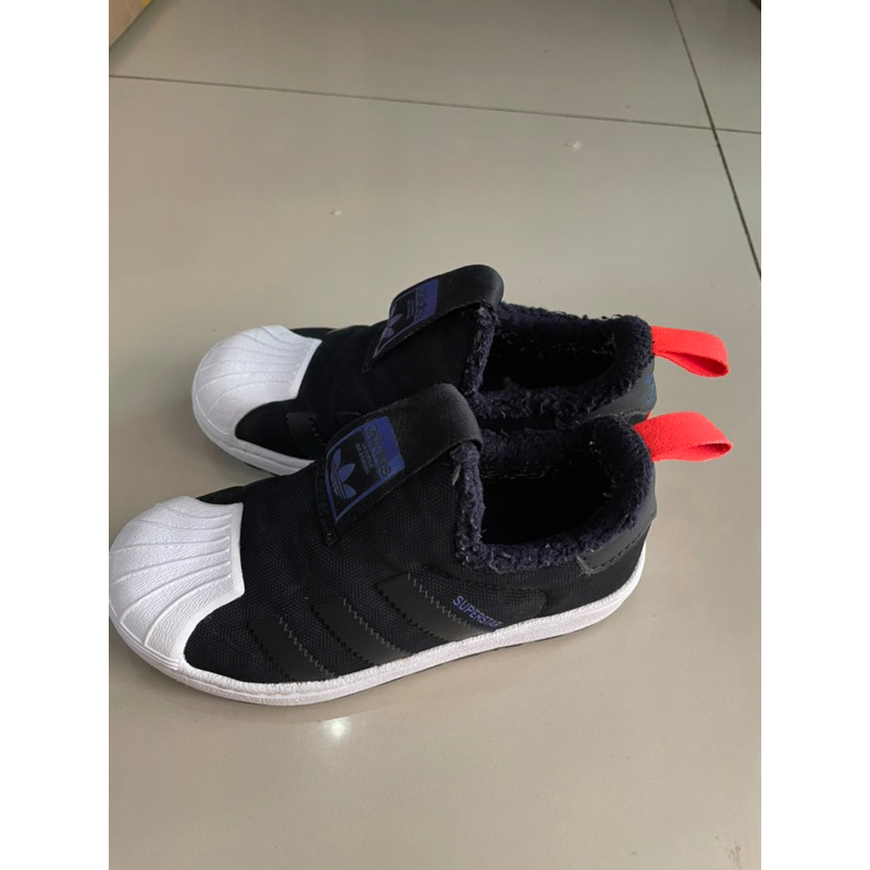 รองเท้าเด็ก 2 hands มี3 แบบ ส่งฟรี