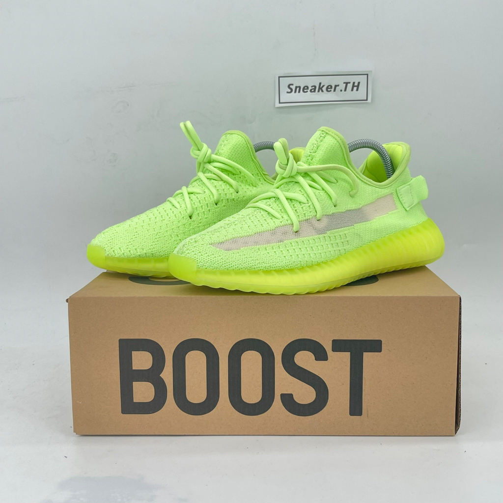 รองเท้าผ้าใบ YZ Boost 350 V2 Glow (42) เบา ใส่สบาย LLA269