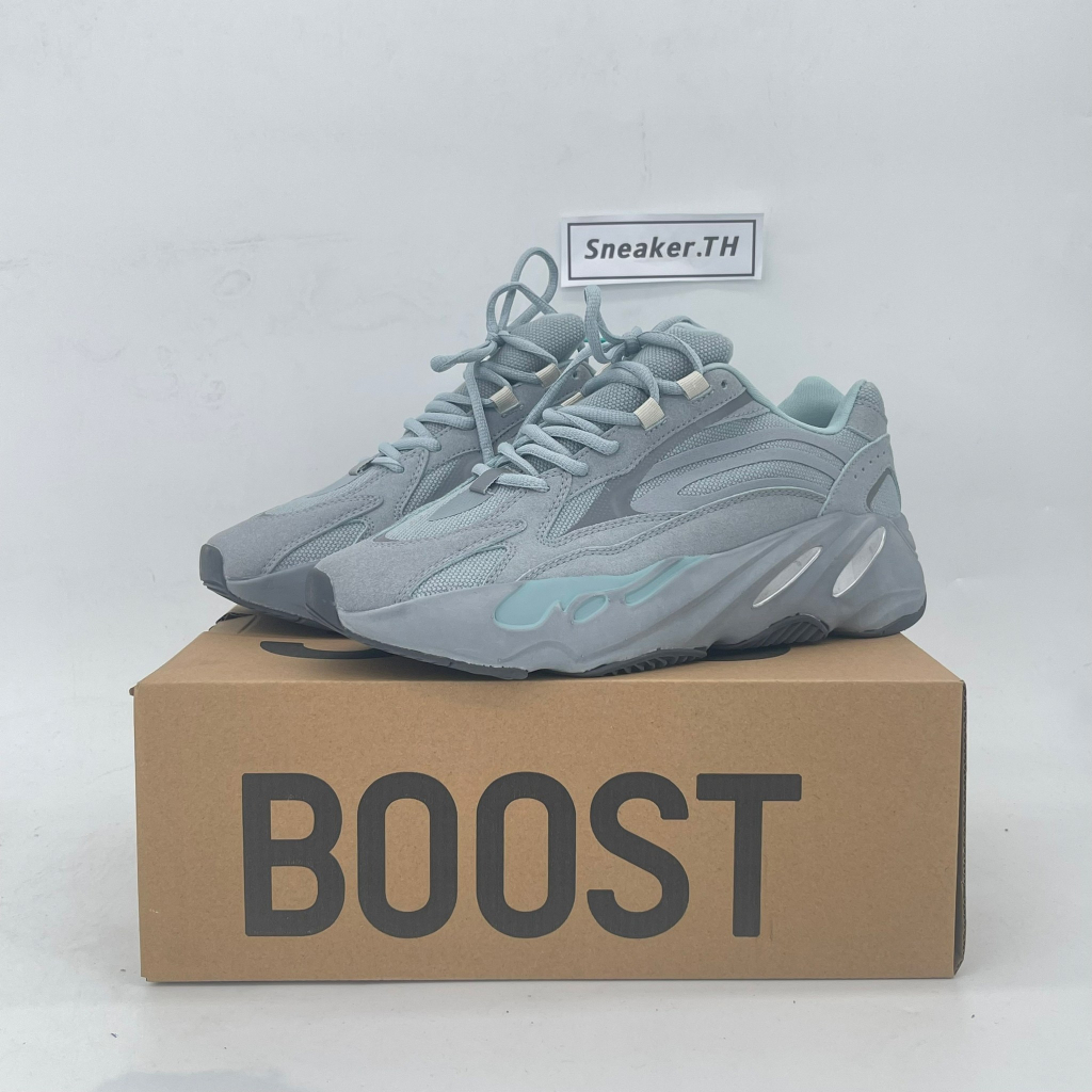 รองเท้าผ้าใบ YZ Boost 700 V2 Hospital Blue (44) เบา ใส่สบาย LLA273