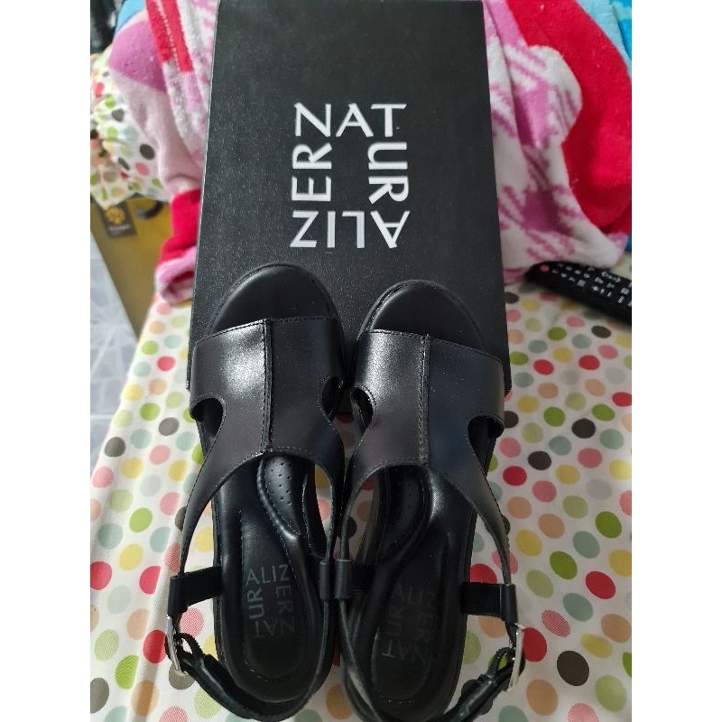 รองเท้าเพื่อสุขภาพ naturalizer