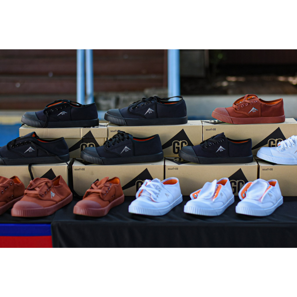(รุ่นนี้ต้อง +1 size จากปกติ)รองเท้าผ้าใบGold City รุ่นGC-FC001 Size 35-45
