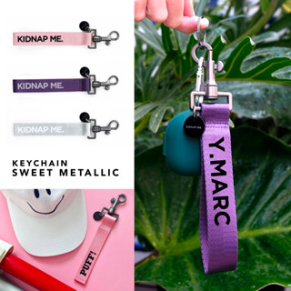 KIDNAP ME. | พวงกุญแจ Screen ตัวอักษร NAME TAG KEYCHAIN | SWEET METALLIC COLLECTION