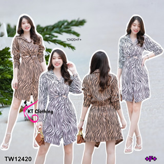 TwinsShopVip💗พร้อมส่ง TW12420 เดรสคอปก ม้วนไขว้ด้านหน้า ลายม้าลาย