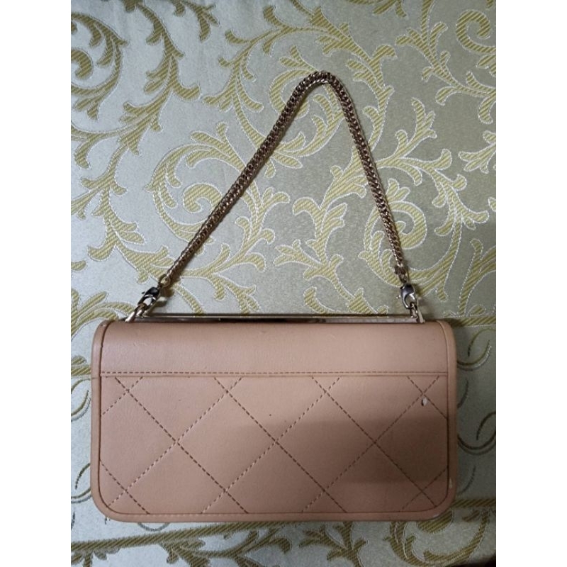 กระเป๋าสตางค์ Charles & Keith