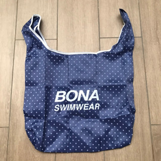 กระเป๋า กระเป๋าผ้าร่ม แบรนด์ BONA ของแท้ จาก เซนทรัล ของใหม่ มือ 1 เนื้อกระเป๋าใช้แบบลุยๆได้เลย ไว้ใช้ใส่ของ