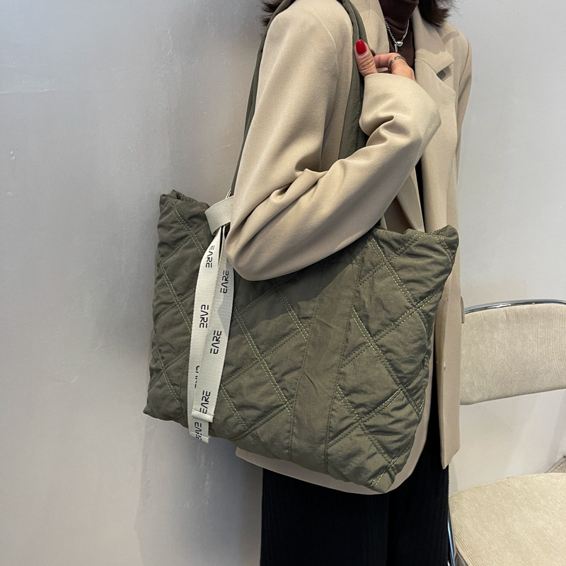 Mousoon กระเป๋าโท้ทผู้หญิงความจุขนาดใหญ่ Simple Travel Rhombus Cotton Shoulder Tote Bag