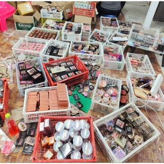 สินค้าโล๊ะล้างสต็อก ขออนุญาติคละแบบ อายแชโดว์ บลัชออน คิ้ว ลิป สินค้ากล่องมีตำหนิ ข้างในใช้งานได้ปกติ. มีมากกว่าในรูป
