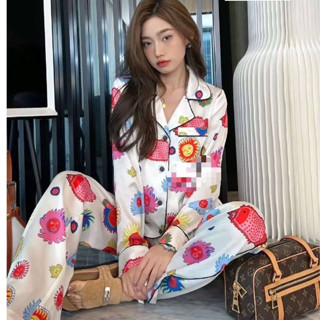 LV X YK FACES PAJAMA SET LOUIS ชุดเซต ชุดเซท ชุดนอน ใส่เที่ยวได้ เสื้อเชิ้ต แขนยาว + กางเกงขายาว หลุยส์