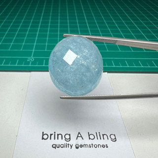 Aquamarine 42.95 ct (24x22x13)มม. พลอยอวาคมารีน จากบราซิล เจียระไนหลังเบี้ยเหลี่ยมบน มีตำหนิตามธรรมชาติ ไม่ปรุงแต่ง