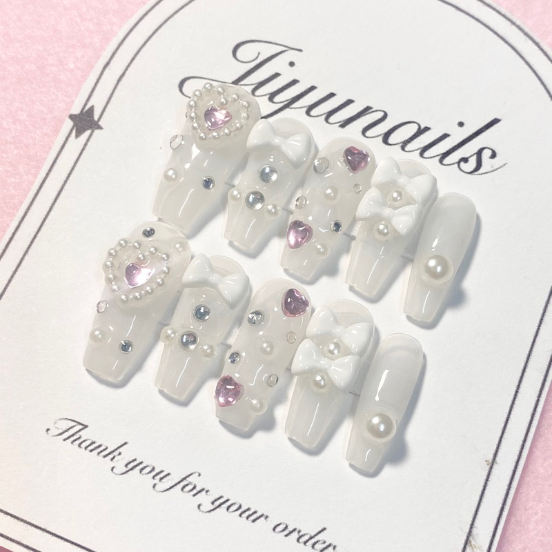 [ พร้อมส่ง ✅] เล็บปลอม เล็บเจลแท้ สไตล์เจ้าหญิง ( เปลี่ยนสีพื้นได้ )