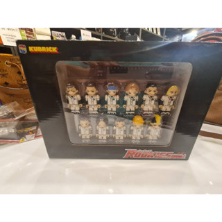 ของแท้ ครบกล่อง Kubrick Rookies 11ตัว พร้อมฐาน ของใหม่