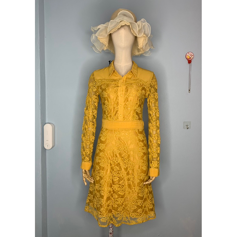 เดรสลูกไม้แขนยาวสีเหลือง Alert ขอไซส์S ป้ายติดM มือสอง