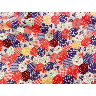 ขนาด 45*27เซน ผ้าคอตตอนอเมริกาวินเทจลายผ้าต่อ patchwork แพทเวิร์ค ลาย hexagon โทนฟ้า น้ำเงิน กรมท่า ชมพู แดง