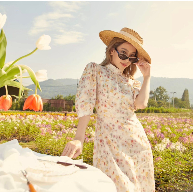 [มือสอง] ส่งต่อ lookbooklookbook Ayumi Dress Spring Field ชุดเดรสยาวแขนสามส่วน สีขาว ลายดอก