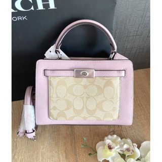 (พร้อมส่ง)👛💓กระเป๋าสะพายสีมาใหม่ ชมพู/น้ำตาลอ่อนมีสายสะพาย
👛NEW COACH Mini Lane Top Handle In Signature Canvas