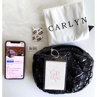 (new) carlyn —— poing black ✨