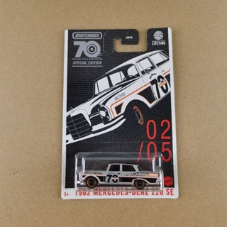 Matchbox รุ่น 1962 Mercedes Benz 220SE