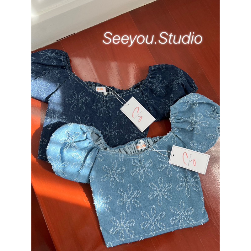 🪻Seeyou.Studio เสื้อแขนตุ๊กตาแต่งลายดอกไม้ ผ้ายีนส์ ดึงยางด้านหลัง เสื้อผ้าผู้หญิง