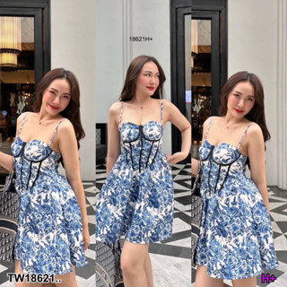 J18621 เดรสสายเดี่ยว กระโปรงบาน พิมพ์ลาย One-shoulder dress, flared skirt, printed pattern