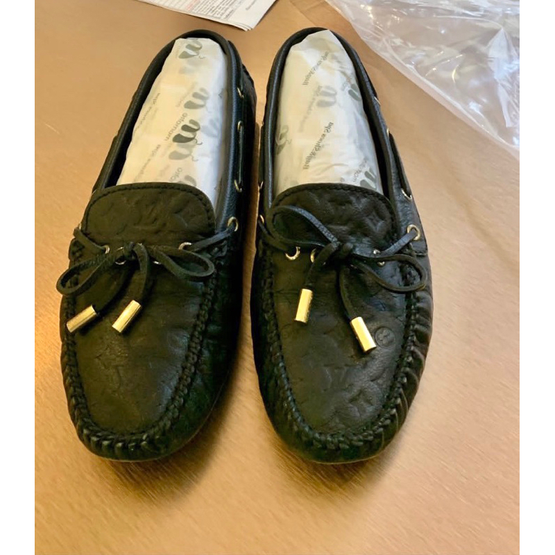 รองเท้า Louis Vuitton