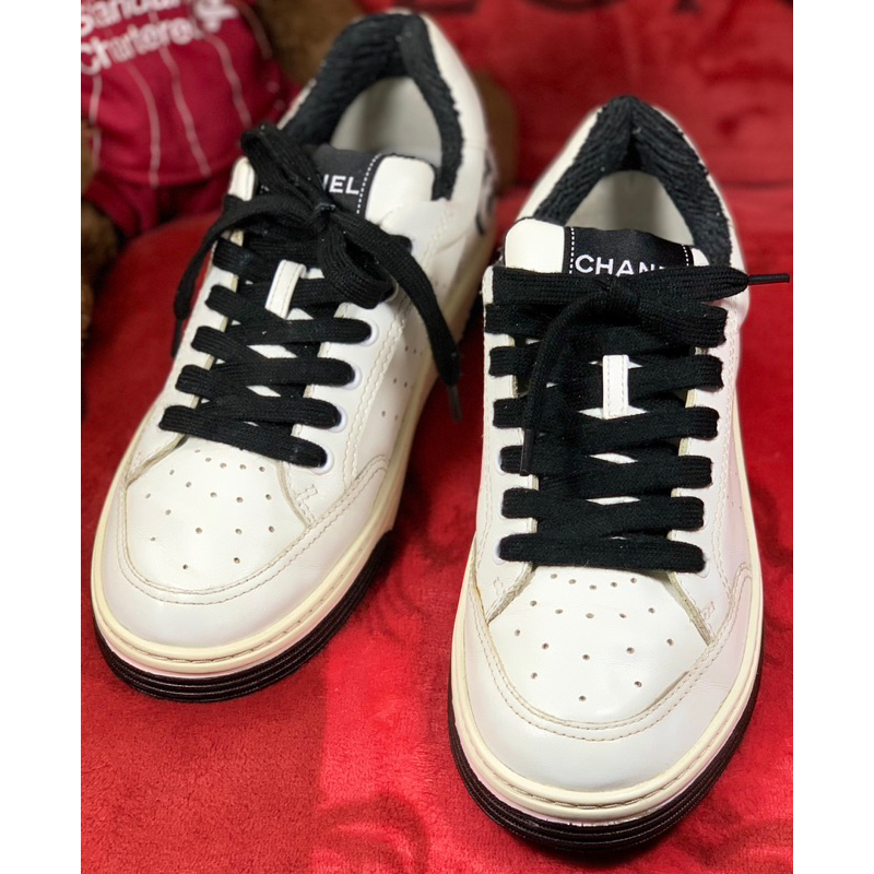 รองเท้าผ้าใบ Women Chanel 22P Trainer White Black size 39 มือ2 แท้ 👟