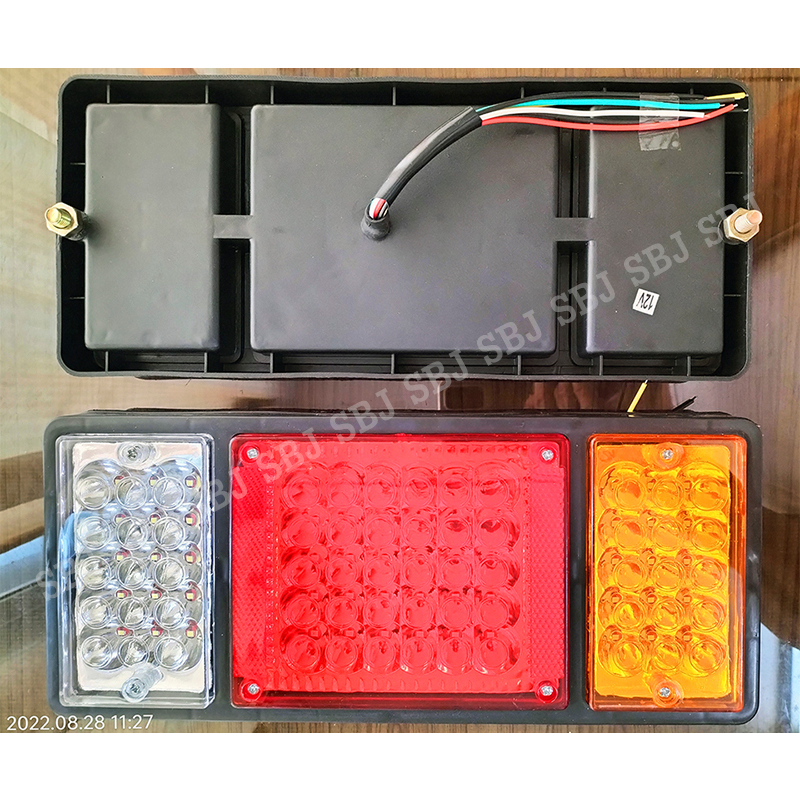 ไฟท้ายตรงปกคุณภาพดี ของแท้ต้องมีเม็ด LED 60 เม็ด แบบ 3 ตอน แสงสว่างเต็มช่องชัดเจน สำหรับรถยนต์ รถบรรทุก รถสร้างทุกชนิด