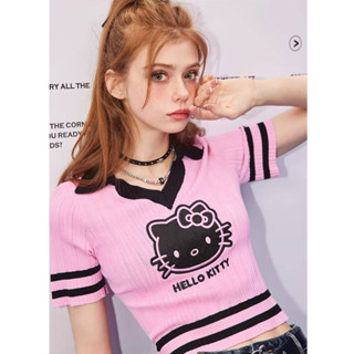 UNIFREE x Hello Kitty เสื้อยืดถักคอปก คิตตี้ ลิขสิทธิ์แท้