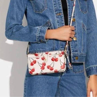 (ผ่อน0%) กระเป๋าสะพายข้าง Coach Noa Pop Up Messenger With Cherry Print CA799 งานshop สีขาว ลายเชอรี่แดง ใส่โทรศัพท์