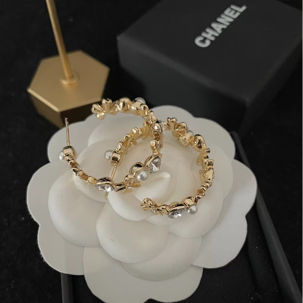 Chanel four-leaf clover earrings earrings