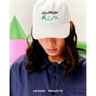 (LEISURE PROJECTS) "PRIDE MANIFESTO" BASEBALL CAP  หมวกทรงเบลบอลผ้าtwill cotton ปักไอคอน PROUD พร้อมสายปรับขนาดทีด้านหลั