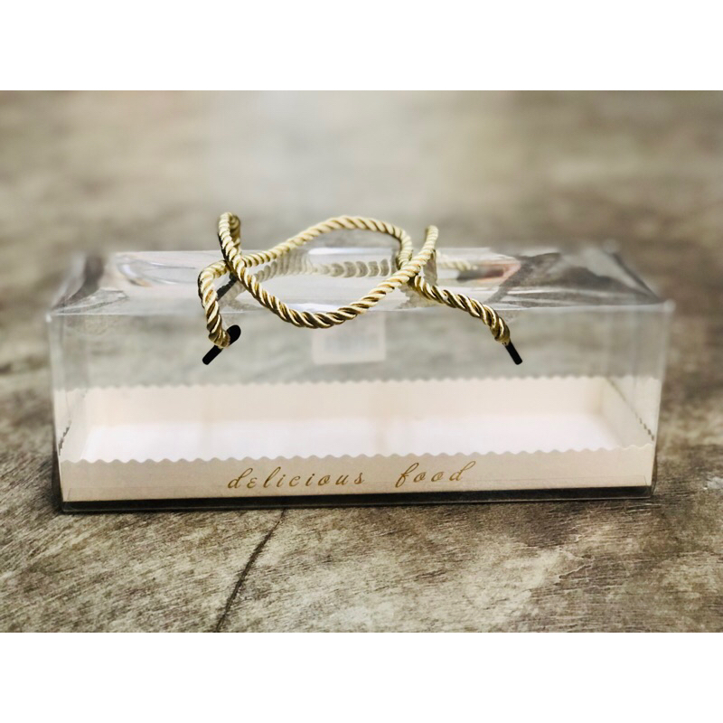 กล่องพลาสติกใส พร้อมฐาน ขาว/M(5ชิ้น) 22.5 x 8 สูง 7.5 ซม.