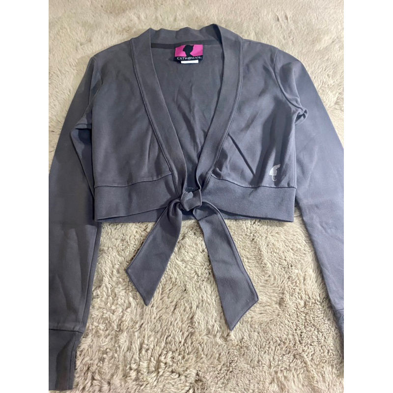 เสื้อคลุมสีเทา CAT WOMAN - WARNER BROS (WB) STUDIO STORE มือสอง สภาพดีมาก