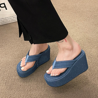 OhBlablaShoes  **NEW**  พร้อมส่ง  รองเท้าส้นสูง ทรงเตารีด หูคีบ   สี DENIM