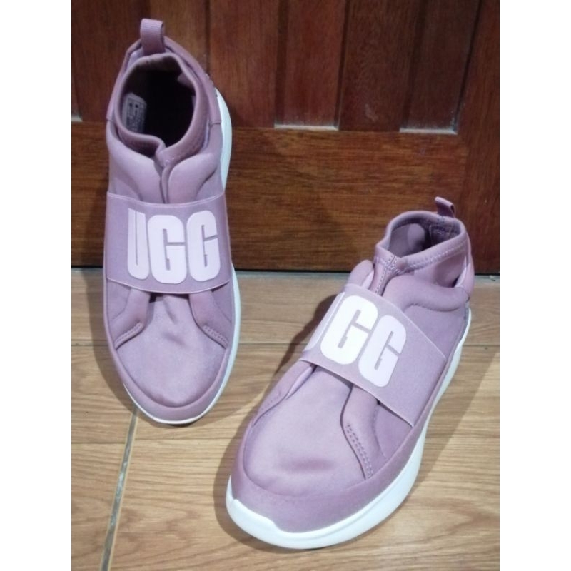 รองเท้าลำลอง UGG มือสอง size36