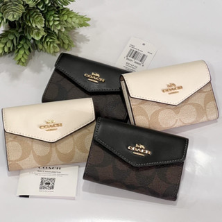 พร้อมส่ง แท้ 🇺🇸💯% New Coach กระเป๋าใส่บัตร ใส่เหรียญ FLAP CARD CASE IN SIGNATURE CANVAS (COACH CH202)