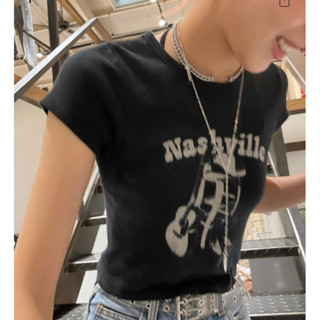 พรีออเดอร์ PREORDER Brandy Melville Ashlyn Nashville Top