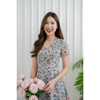 PD185 Grey Floral Dress เดรสผ้าซิลล์ซาติน คอวี แขนสั้น กระโปรงบาน