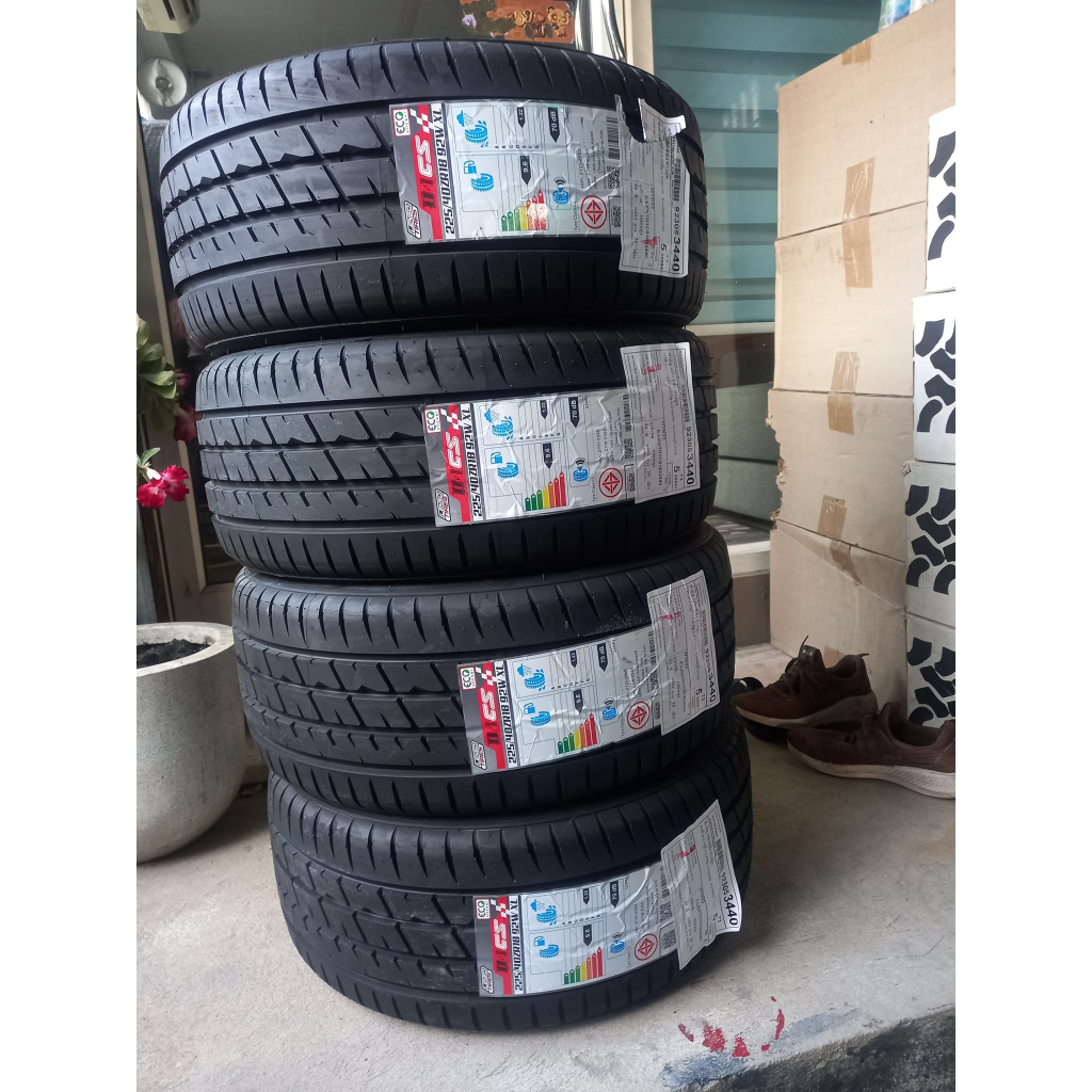 ยางใหม่เลนโซ่ 225-40-18 Lenso d1cs