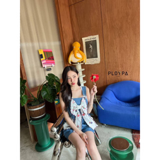 เอี๊ยมยีนส์ขาสั้นแต่งโบว์ขายปักดอก💙💮ป้าย ploypa