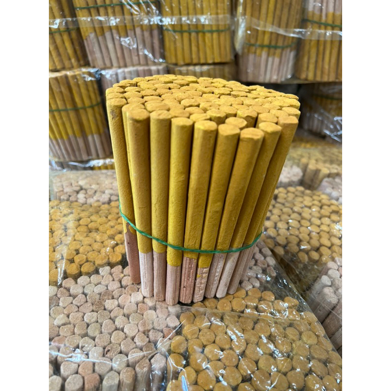 ธูปไม้ระกำ 4 สั้นมัดละ 100 แท่ง สูง 14 cm หนา 1 cm