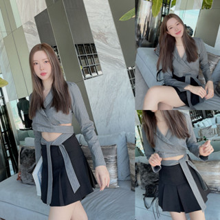 ครีม/น้ำตาล/เทาเข้ม 🐎 SLYQ MADE PINSTRIPE TIE WAIST CROPPED WRAP TOP เสื้อครอปทรงสูทผูกเอว ผ้าสูทญี่ปุ่นลายทาง