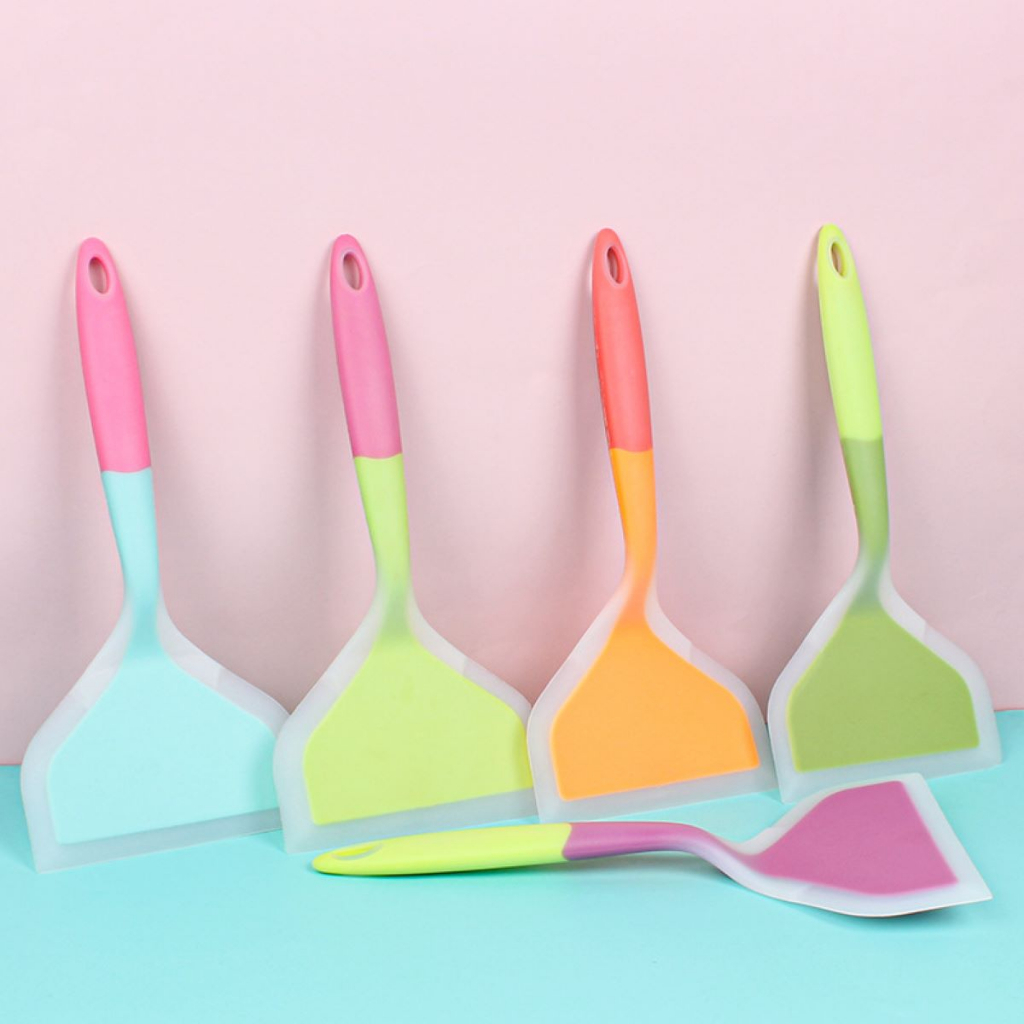HomeHuang [พร้อมส่ง] ตะหลิวซิลิโคน ทำไข่ม้วน แพนเค้ก ทำอาหาร ไม้พายซิลิโคน ตะหลิว ไม้พายทนความร้อน
