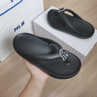 พร้อมส่ง MLB Chunky Bouncer Flip-Flop แตะคีบสีดำ logo NY 🖤🖤